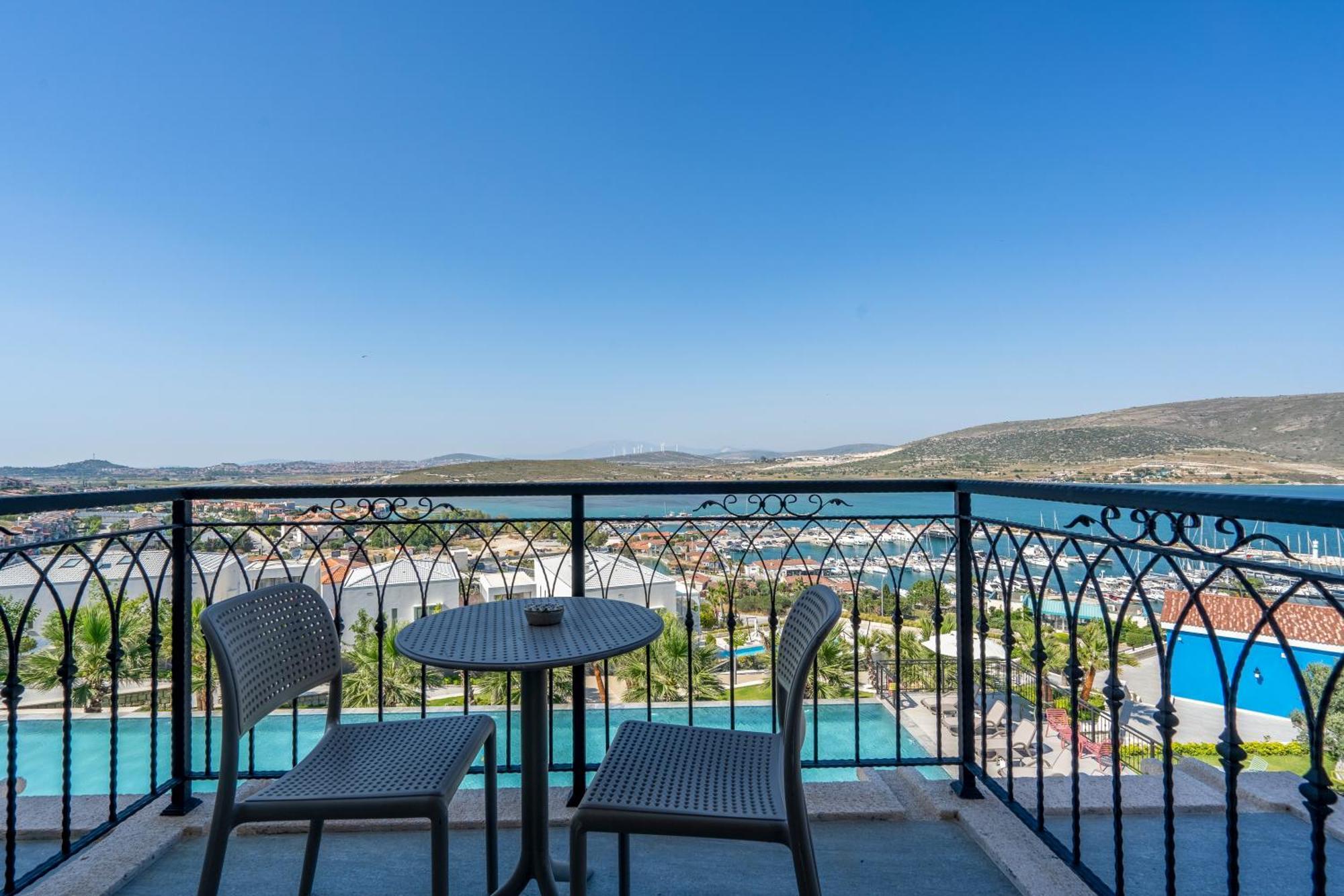 Soliport Hotel & Spa Alacati Exterior photo