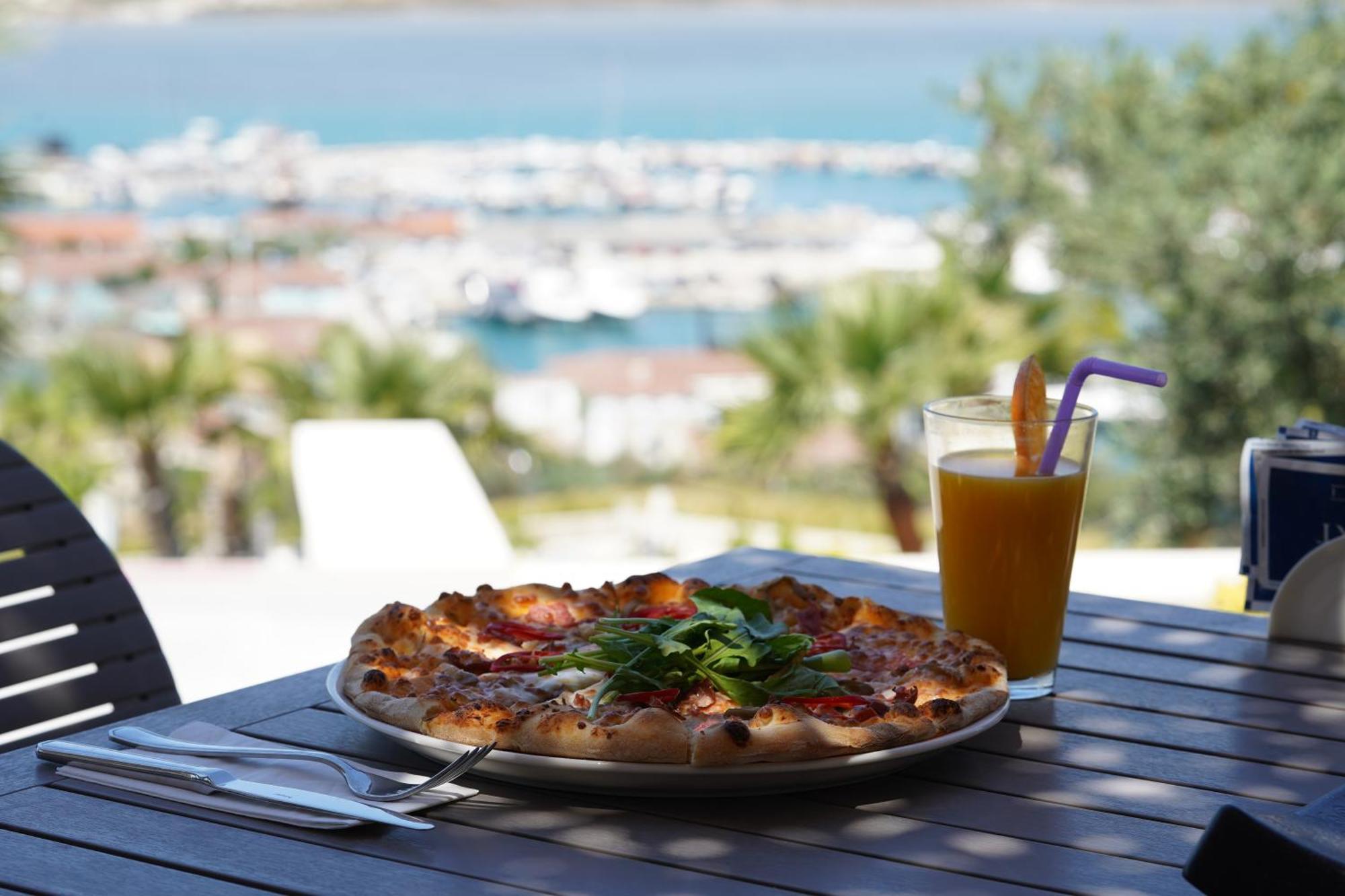 Soliport Hotel & Spa Alacati Exterior photo